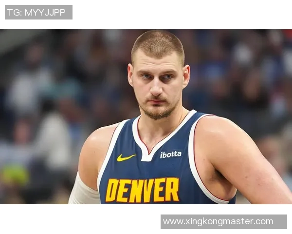 约基奇强势防守申京全场仅得2分8投1中表现惨淡 约基奇强势防守申京全场仅得2分8投1中表现惨淡